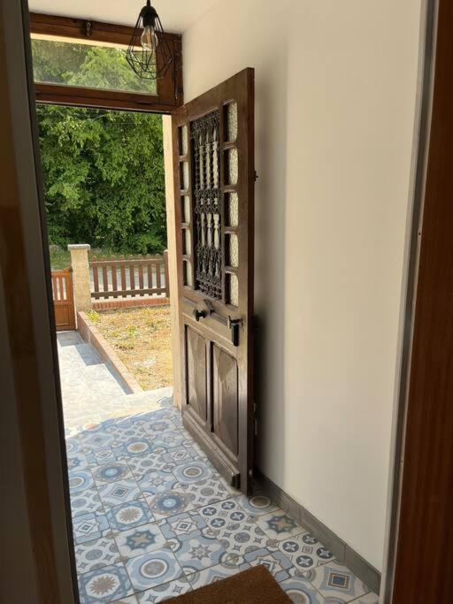 Chez Mimi, La Route Des Fruits Apartment จูมีเยส์ ภายนอก รูปภาพ